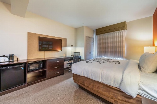 Restwell Inn & Suites I-45 North image 18